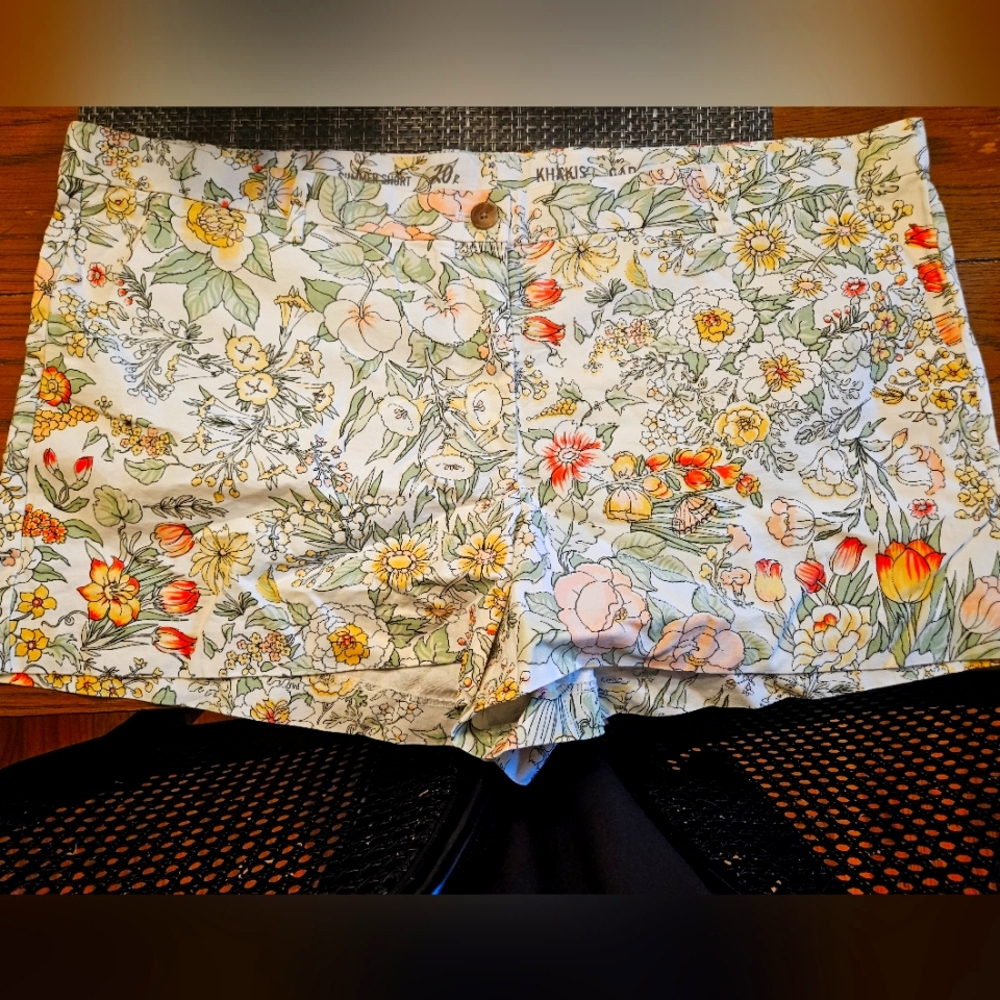 Floral gap shorts